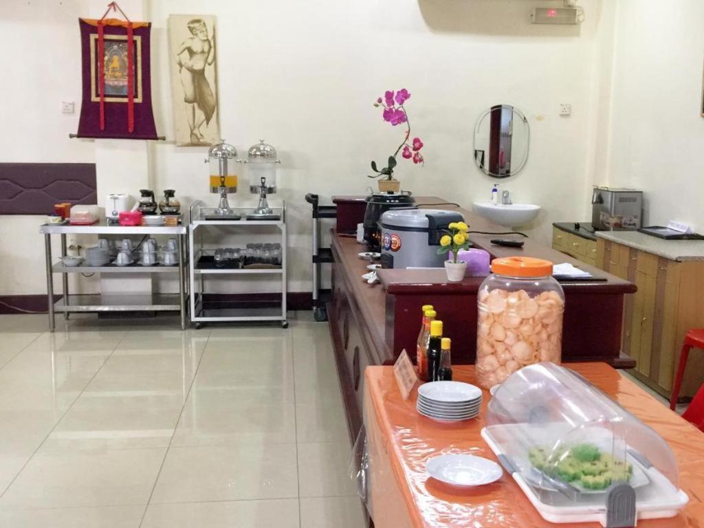 טראקאן Hotel Dynasty מראה חיצוני תמונה