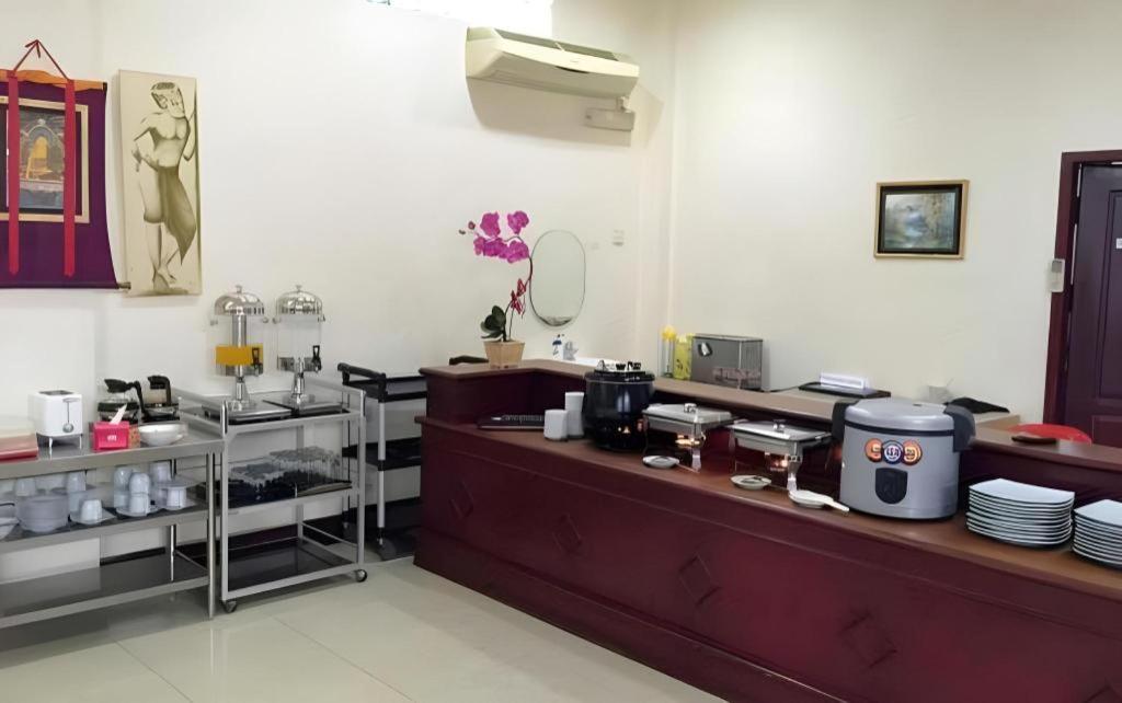 טראקאן Hotel Dynasty מראה חיצוני תמונה