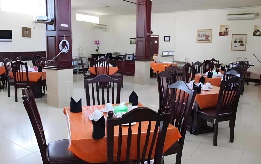 טראקאן Hotel Dynasty מראה חיצוני תמונה