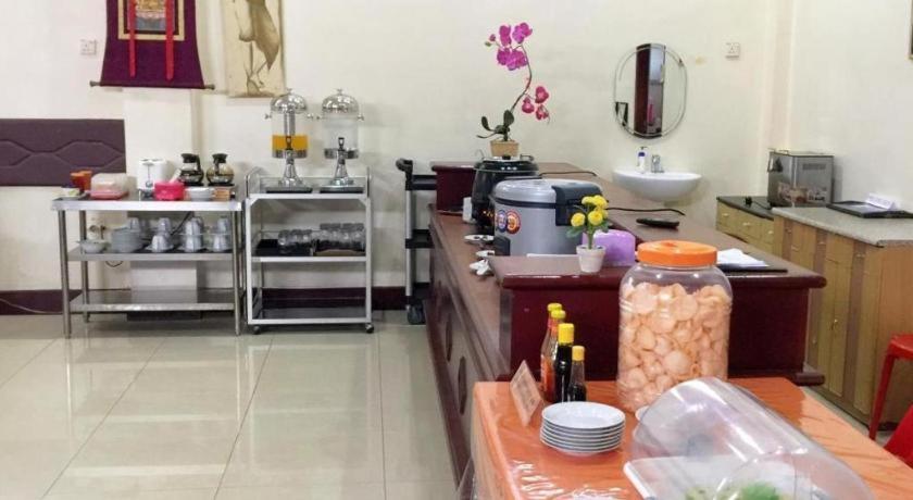 טראקאן Hotel Dynasty מראה חיצוני תמונה