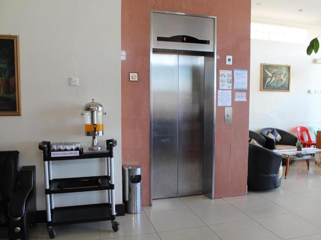 טראקאן Hotel Dynasty מראה חיצוני תמונה